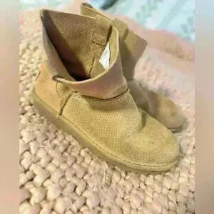 UGG tan winter booties‎ women’s size 7